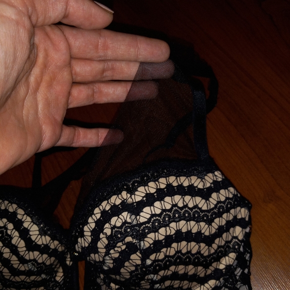 NWOT VS Push Up Lingerie - Picture 5 of 7